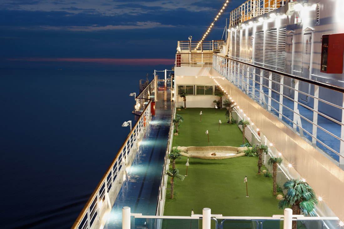 An Ocean Cruise Golf Green